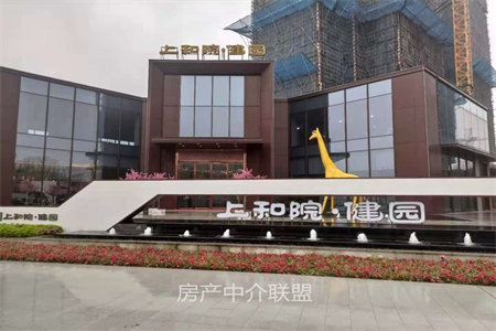 金兰小区3室2厅2卫85万146m2精装出售